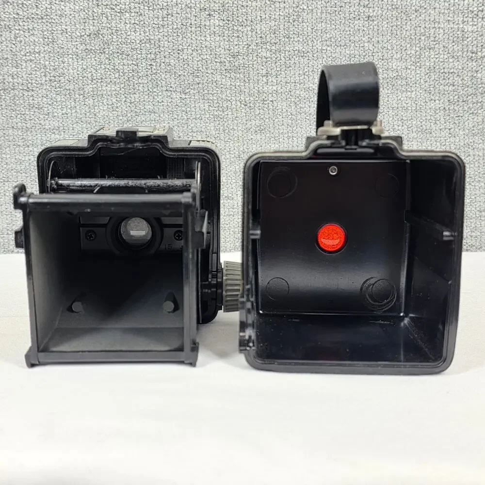 KODAK BROWNIE HAWKEYE CAMERA – FLASH MODEL – 50's VINTAGE BOX CAMERA, COLLECTORS